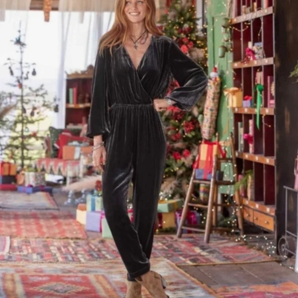 Sundance black velvet jumpsuit size pxxs